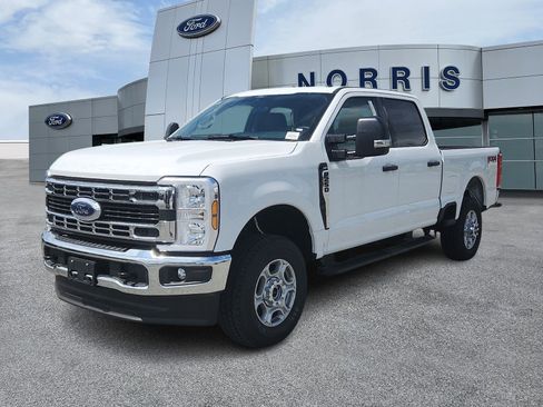 New 2026 Ford F250 XLT w/ FX4 Off-Road Package AWD/4WD image 2