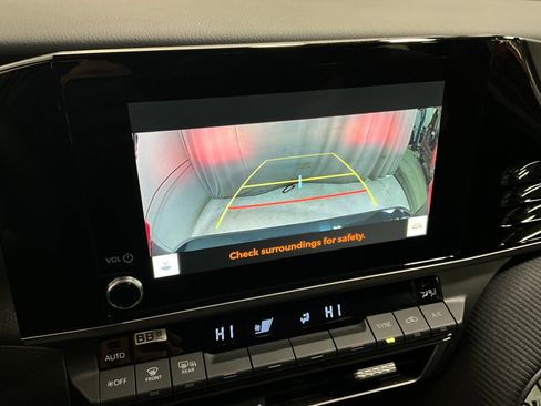 Used 2025 Toyota Camry SE image 21