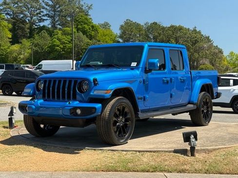Used 2023 Jeep Gladiator Overland image 3