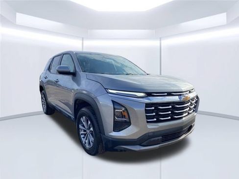 Used 2026 Chevrolet Equinox LT AWD/4WD image 2