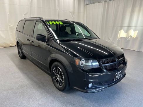 Used 2017 Dodge Grand Caravan GT FWD image 3