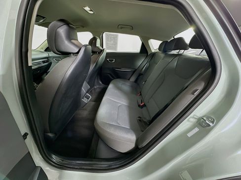 Used 2025 Kia K4 LXS image 27