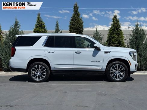 Used 2026 GMC Yukon Denali w/ Sun & Power Step Package AWD/4WD image 9