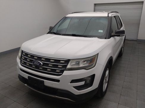 Used 2016 Ford Explorer XLT w/ Equipment Group 202A AWD/4WD image 15