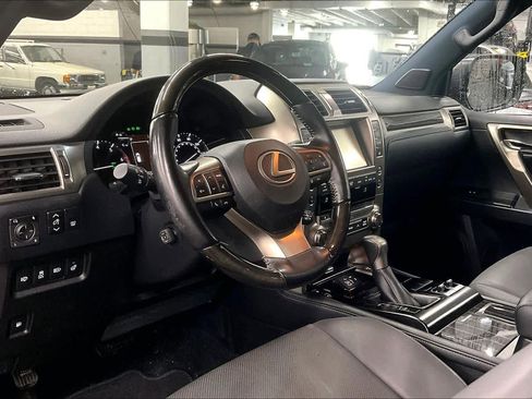 Used 2021 Lexus GX 460 Premium w/ Accessory Package AWD/4WD image 18