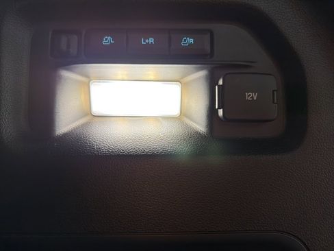 Used 2020 Ford Explorer Limited image 33