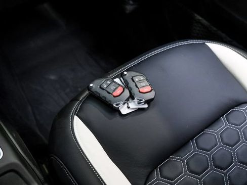 Used 2025 Jeep Wrangler Unlimited Rubicon w/ Safety Group AWD/4WD image 93