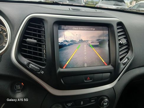 Used 2014 Jeep Cherokee Limited w/ Luxury Group FWD image 29