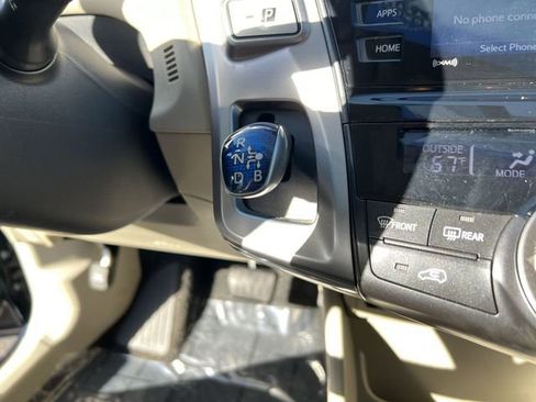Used 2017 Toyota Prius V Five w/ Carpet Mat Package image 18