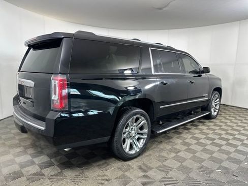 Used 2019 GMC Yukon XL Denali w/ Denali Ultimate Package image 3