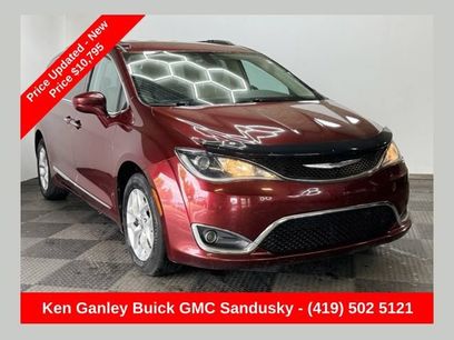 Used 2017 Chrysler Pacifica Touring-L Plus w/ Tire & Wheel Group