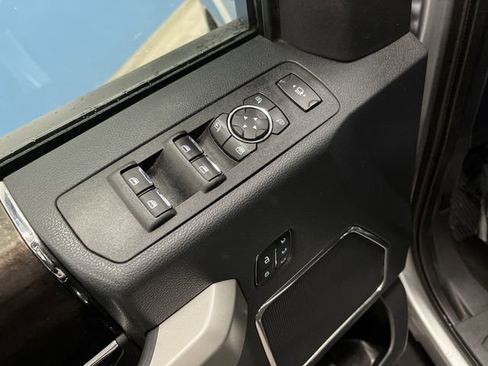Used 2022 Ford F350 Lariat w/ Tremor Off-Road Package image 31
