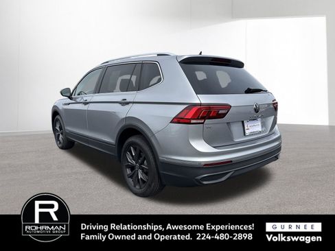 Used 2024 Volkswagen Tiguan SE w/ Panoramic Sunroof Package AWD/4WD image 7