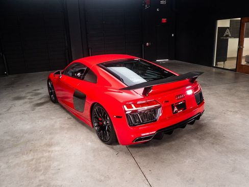 Used 2017 Audi R8 V10 w/ Carbon Exterior Package AWD/4WD image 36