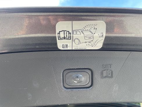Used 2017 Ford Edge Titanium FWD image 24
