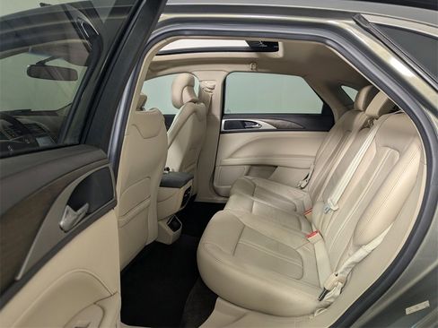 Used 2017 Lincoln MKZ Reserve image 23