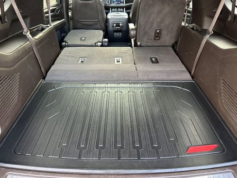 Used 2021 GMC Yukon XL Denali image 17