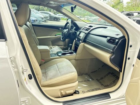 Used 2014 Toyota Camry XLE w/ Leather Package FWD image 14
