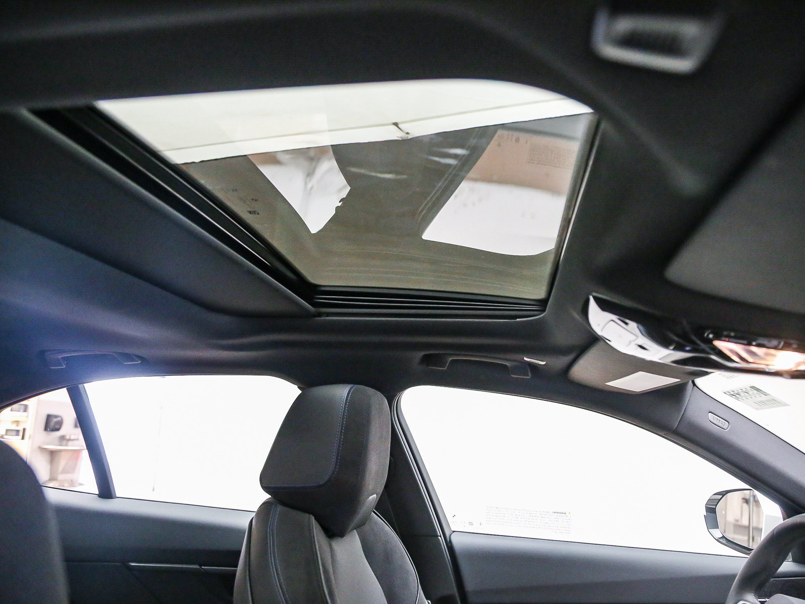 Used 2026 BMW 530i w/ M Sport Package RWD image 18