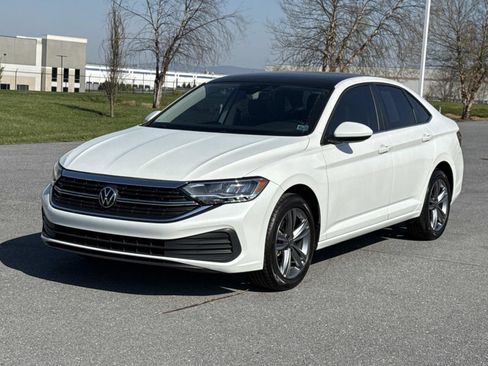 Used 2024 Volkswagen Jetta SE w/ Panoramic Sunroof Package image 28