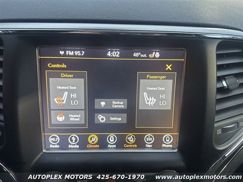 Used 2018 Jeep Grand Cherokee Limited image 32