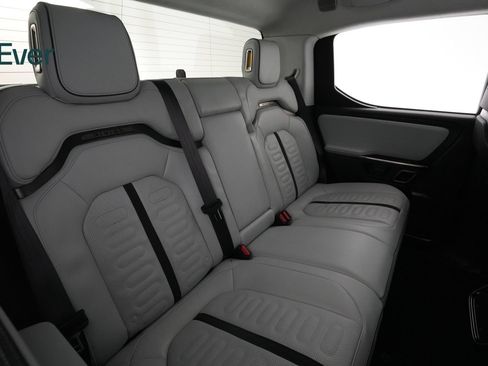Used 2022 Rivian R1T Adventure AWD/4WD image 5
