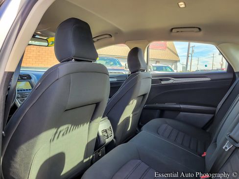 Used 2020 Ford Fusion SE image 13