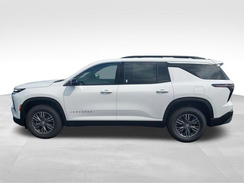 New 2026 Chevrolet Traverse LT w/ Driver Confidence Package FWD image 2