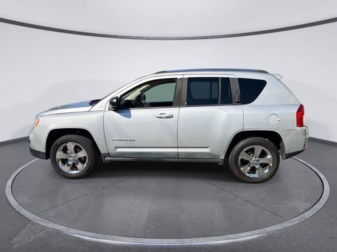 Used 2011 Jeep Compass Latitude AWD/4WD image 2