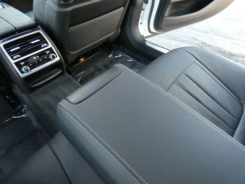 Used 2022 BMW 745e xDrive image 52