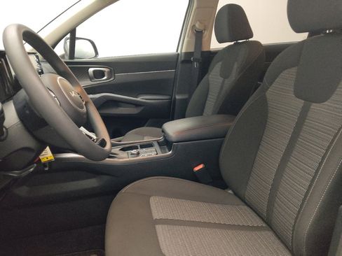 Used 2023 Kia Sorento LX FWD image 17