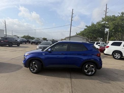 Used 2020 Hyundai Venue SEL w/ Convenience + Premium Package image 8