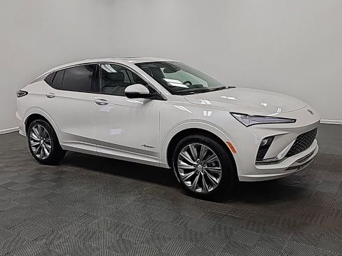 New 2026 Buick Envista Avenir image 2