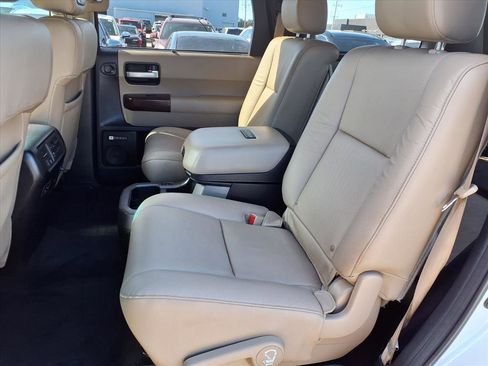 Used 2016 Toyota Sequoia Platinum image 23