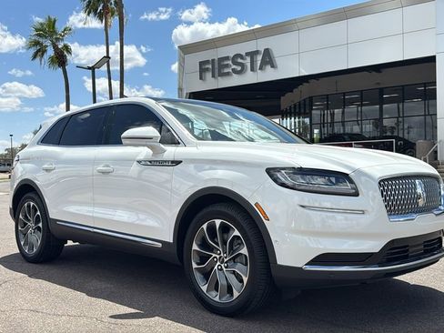 Used 2022 Lincoln Nautilus Reserve AWD/4WD image 2