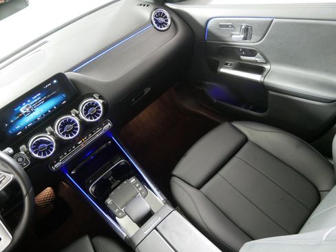 Used 2023 Mercedes-Benz GLA 250 4MATIC image 11