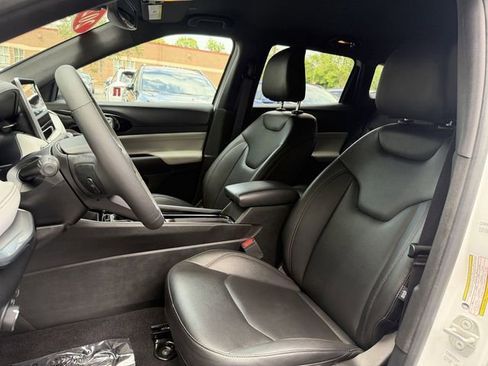 Used 2024 Jeep Compass Limited AWD/4WD image 13
