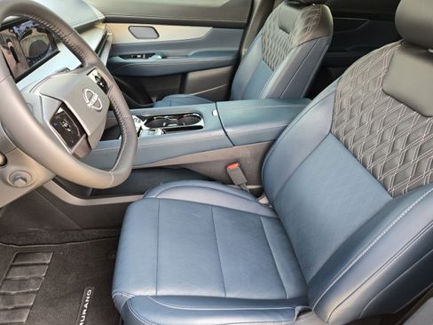 Used 2025 Nissan Murano Platinum w/ Cargo Package AWD/4WD image 9