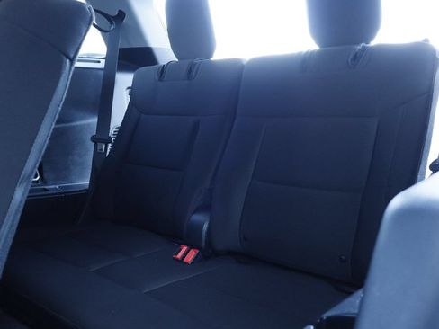 Certified 2024 Ford Explorer XLT RWD image 25