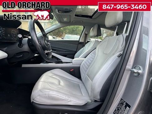 Used 2023 Hyundai Elantra Limited FWD image 12