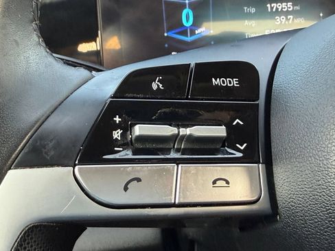 Used 2023 Hyundai Elantra SEL w/ Convenience Package FWD image 13