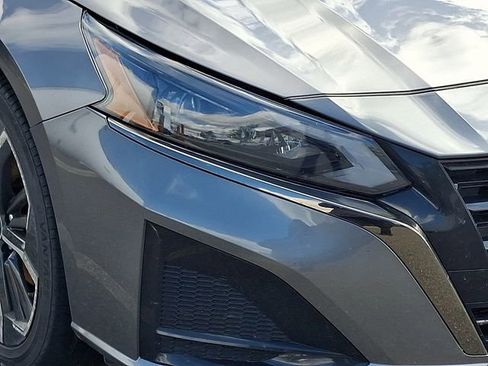 Used 2024 Nissan Altima 2.5 SR FWD image 8