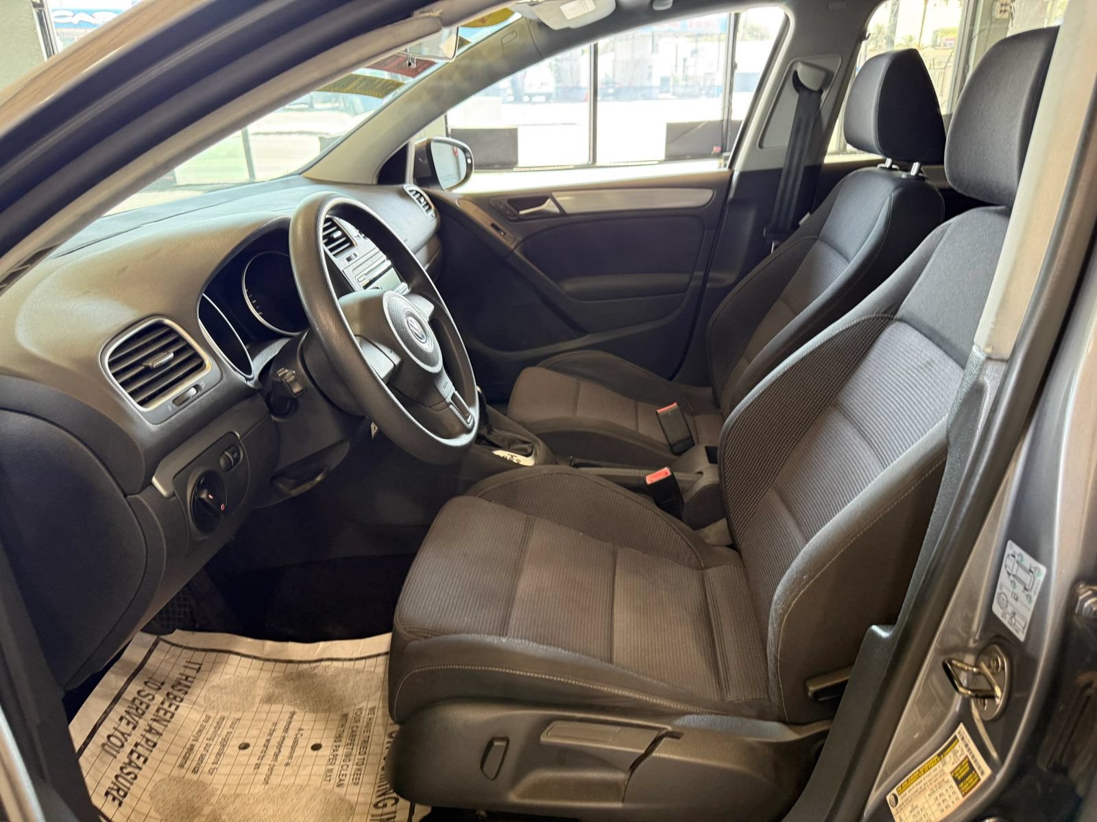 Used 2012 Volkswagen Golf 4-Door FWD image 9