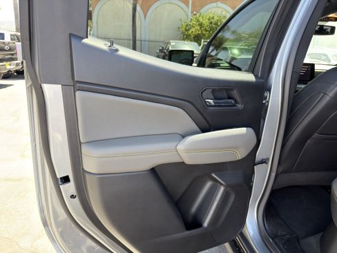 Used 2024 Chevrolet Colorado ZR2 w/ ZR2 Convenience Package III AWD/4WD image 20