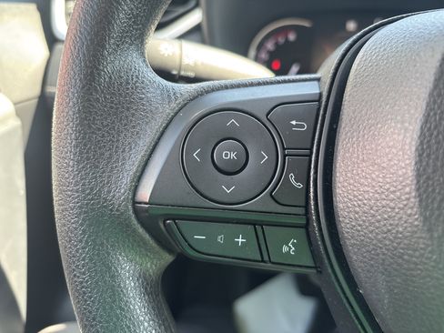 Used 2025 Toyota RAV4 XLE AWD/4WD image 19
