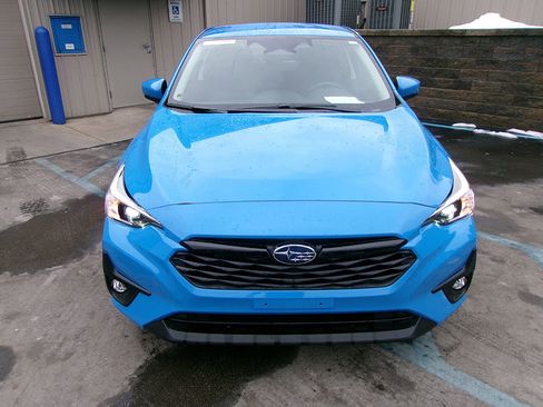 Used 2024 Subaru Impreza 2.0i Sport image 2