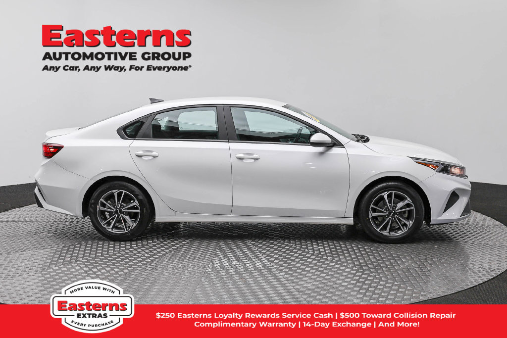 Used 2023 Kia Forte LXS FWD image 5