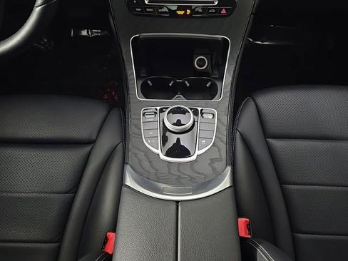 Used 2018 Mercedes-Benz GLC 300 4MATIC image 22