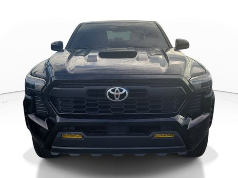 Certified 2025 Toyota Tacoma TRD Sport RWD image 2