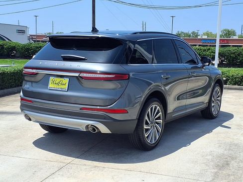Used 2025 Lincoln Corsair Reserve FWD image 2